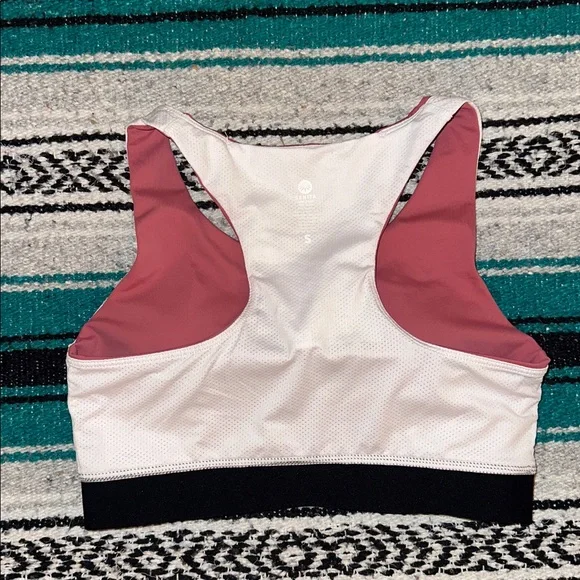 Senita Athletics *NWOT* Women's Sports Bra with Removable Pads - Picture 8 of 11